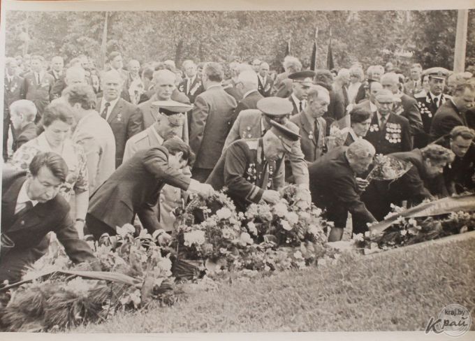 На площади Ленина и стадионе. Как в Молодечно 50 лет назад праздновали День Независимости (фото)