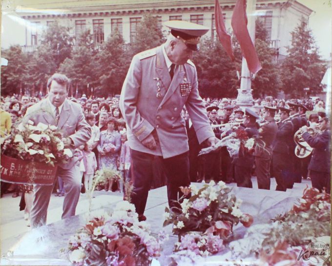 На площади Ленина и стадионе. Как в Молодечно 50 лет назад праздновали День Независимости (фото)