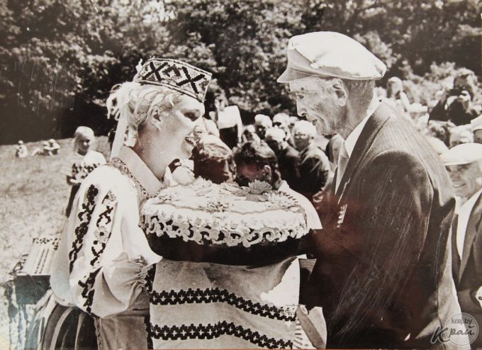 На площади Ленина и стадионе. Как в Молодечно 50 лет назад праздновали День Независимости (фото)