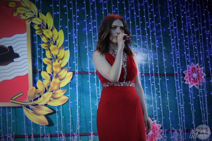 Парад зонтиков, открытие скульптуры Матери, салют и концерт Хлестова. Вилейка отпраздновала День Независимости (фото)