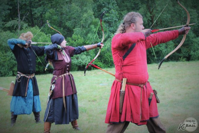 Штурм замка, бои и танцы. Фестиваль «Гонару продкаў» в Вилейке посетили свыше 1 000 человек (фото)
