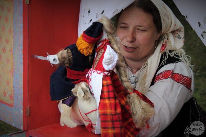 Штурм замка, бои и танцы. Фестиваль «Гонару продкаў» в Вилейке посетили свыше 1 000 человек (фото)