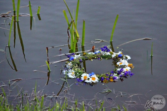 Сотни молодечненцев пришли на Купалье в парк (фото)