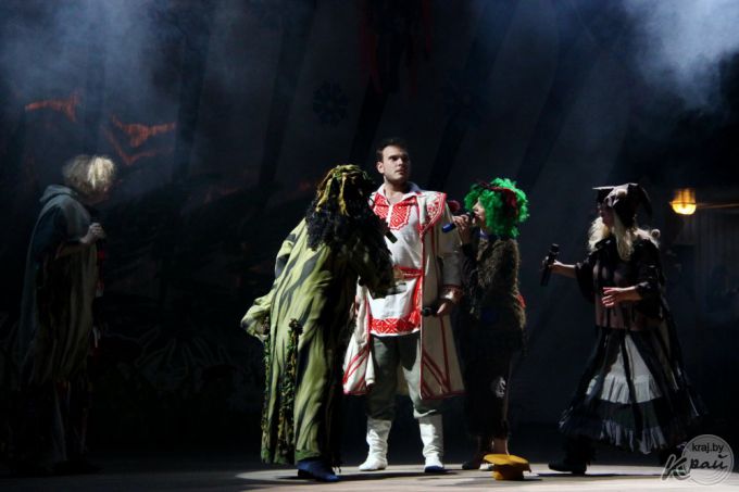 Сотни молодечненцев пришли на Купалье в парк (фото)