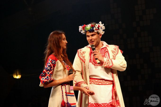 Сотни молодечненцев пришли на Купалье в парк (фото)