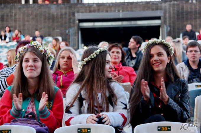 Сотни молодечненцев пришли на Купалье в парк (фото)