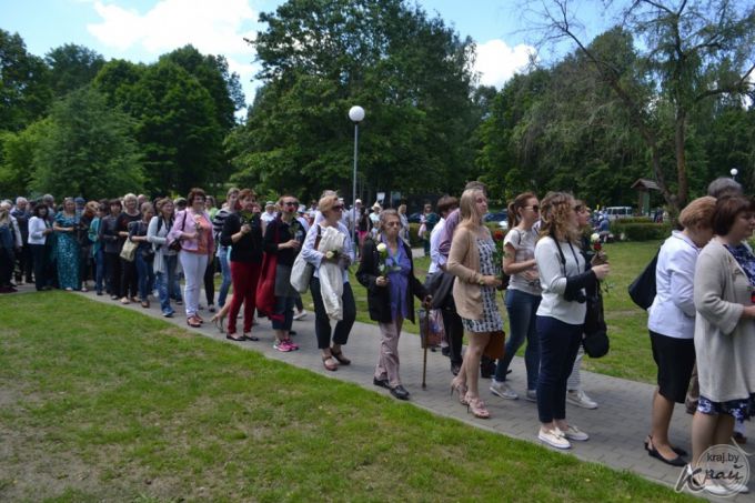 «Купалінка» в современной обработке и 4-метровый рушник. Как прошел праздник поэзии, песни и народных ремесел в Вязынке