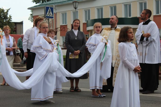 Фігура Маці Божай Фацімскай прыбыла ў Смаргонь (фота)