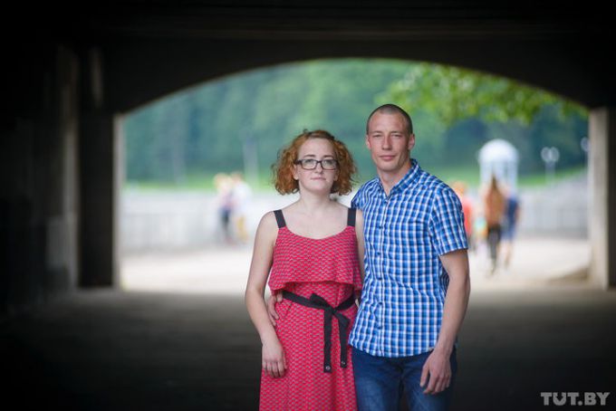 Уже подали заявления в загс. Братья-близнецы из Молодечно женятся в один день на сестрах-близняшках (фото)