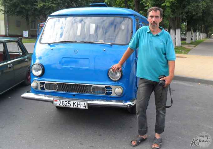 Затюнингованный «Запорожец» и рабочий ЕрАЗ. Пробег ретроавтомобилей в Молодечно встречали сигналами клаксонов
