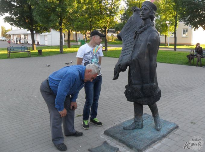 Затюнингованный «Запорожец» и рабочий ЕрАЗ. Пробег ретроавтомобилей в Молодечно встречали сигналами клаксонов