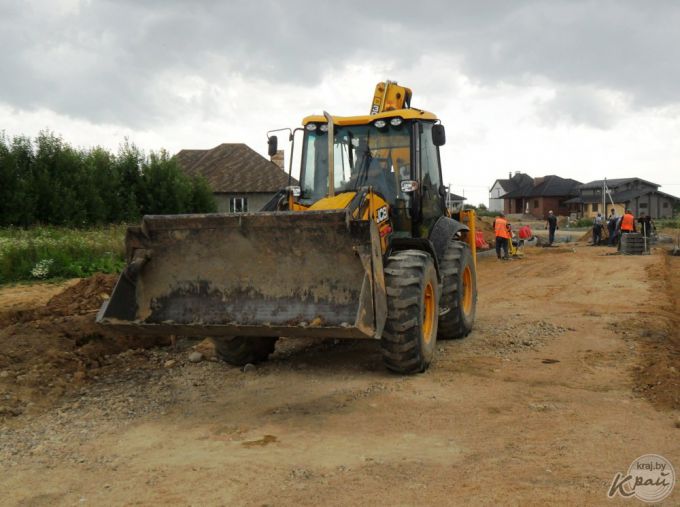 Строительство дороги в Рагозах Молодечненского района планируют завершить к концу августа (фото)