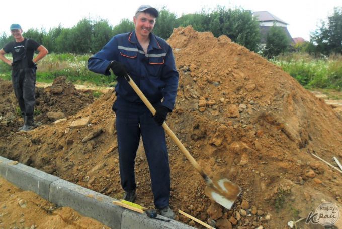 Строительство дороги в Рагозах Молодечненского района планируют завершить к концу августа (фото)