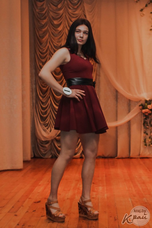 Платьем из игральных карт и постановкой рассказа Чехова удивили претендентки на титул «Мисс Радошковичи – 2017» (фото)