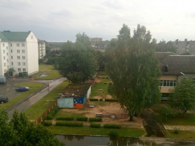 Ветер срывал крыши, ломал заборы и деревья – непогода в Вилейке 2 августа (фото)