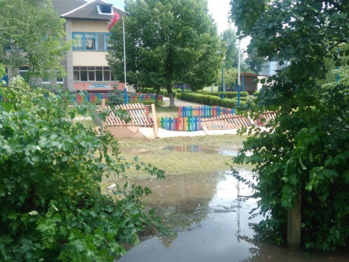 Ветер срывал крыши, ломал заборы и деревья – непогода в Вилейке 2 августа (фото)