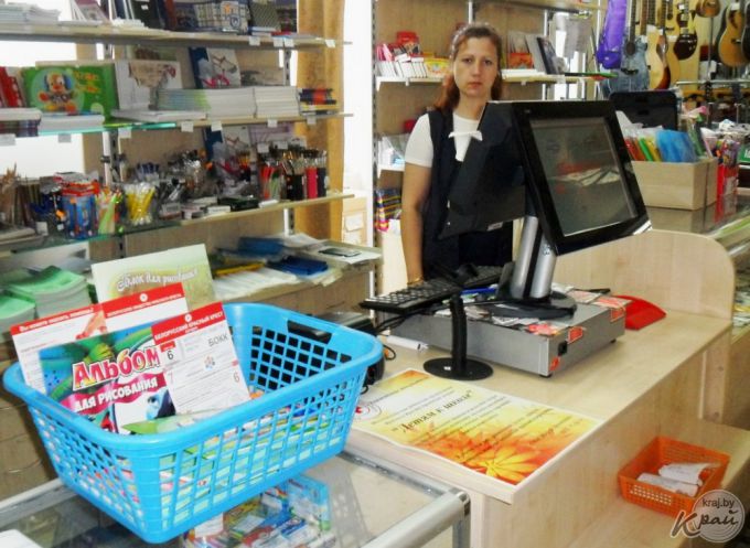 Красный Крест в Молодечно начал сбор школьных принадлежностей, одежды и обуви для детей из проблемных семей