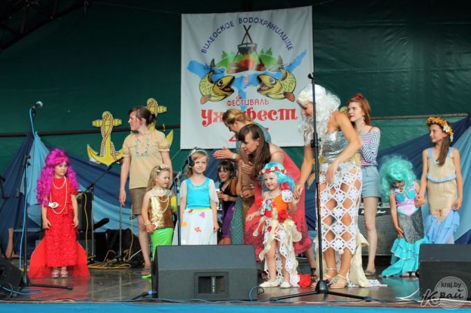 Джазовая русалка, много музыки и ухи. Первый «Уха-фест» в Вилейке посетили около 5 000 человек (фото)