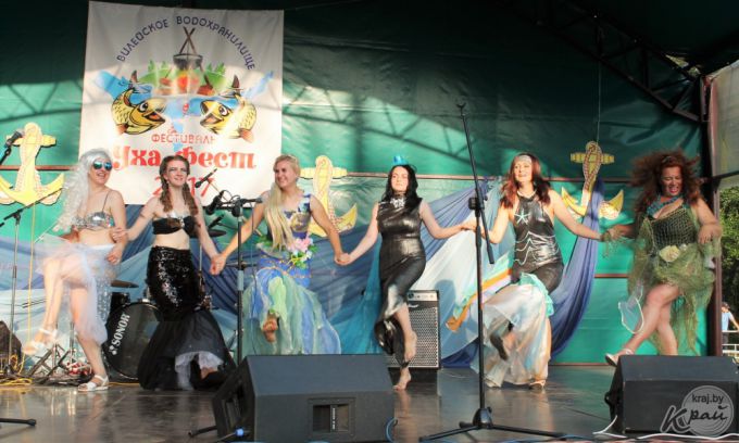 Джазовая русалка, много музыки и ухи. Первый «Уха-фест» в Вилейке посетили около 5 000 человек (фото)