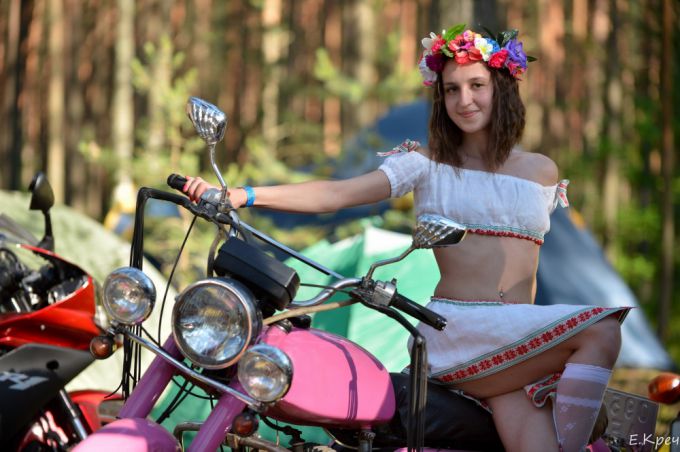 Молодожены-байкеры Дарья и Валерий из Молодечно о свадьбе на мотоциклах: «Ну, а как по-другому?» (фото)