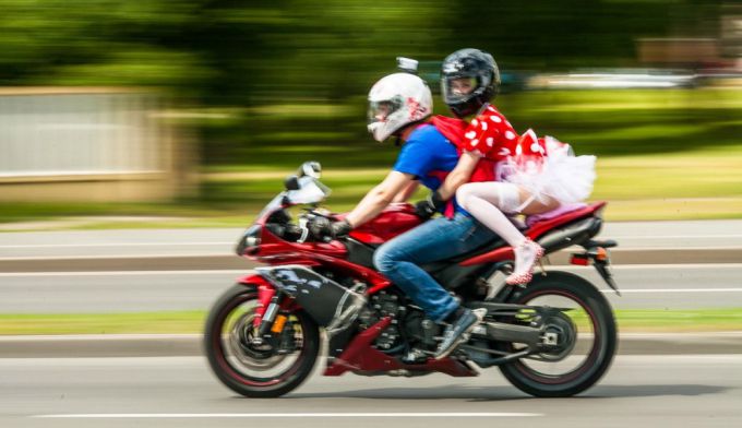 Молодожены-байкеры Дарья и Валерий из Молодечно о свадьбе на мотоциклах: «Ну, а как по-другому?» (фото)