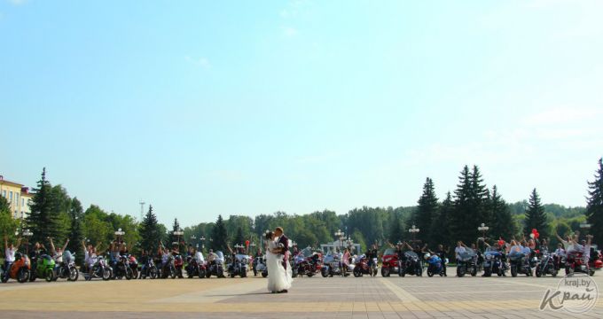 Молодожены-байкеры Дарья и Валерий из Молодечно о свадьбе на мотоциклах: «Ну, а как по-другому?» (фото)