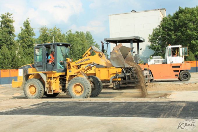 Реконструкция городского стадиона в Вилейке близится к финалу, но дата открытия пока неизвестна (фото)