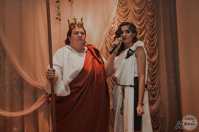 Платьем из игральных карт и постановкой рассказа Чехова удивили претендентки на титул «Мисс Радошковичи – 2017» (фото)