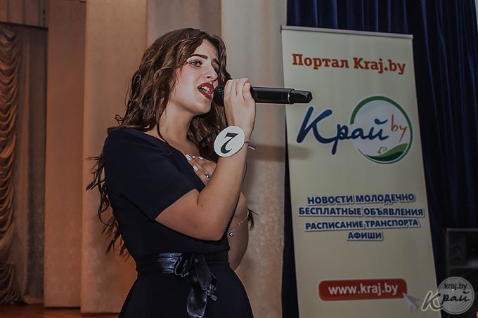 Платьем из игральных карт и постановкой рассказа Чехова удивили претендентки на титул «Мисс Радошковичи – 2017» (фото)