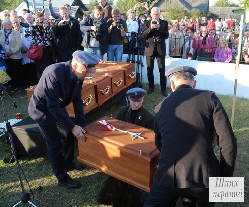 Польский посол наградил вилейчанина Дениса Канецкого медалью «Pro Patria»