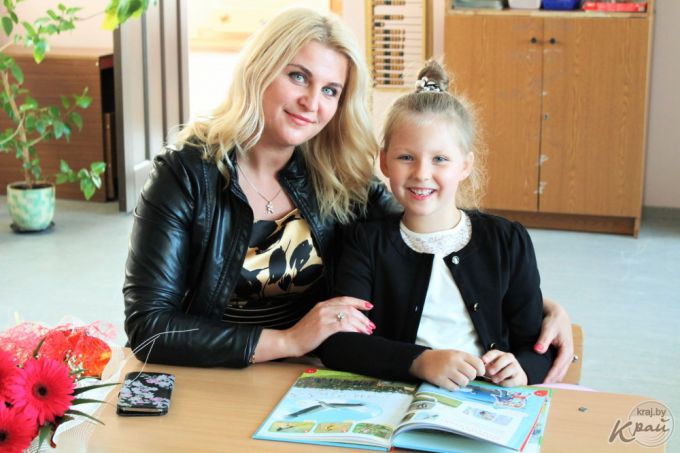 «Внук проснулся в 6.00 и переживал, что опоздаем». В самой большой школе Вилейки прозвенел первый звонок (фото)