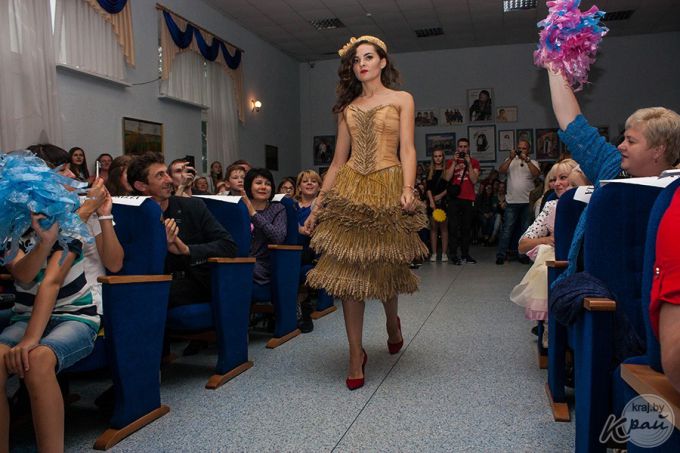 «Харизмой нужно брать и жюри, и зрителей». Мисс Радошковичи стала «англичанка» из Молодечно Злата Трепещонок (фото)