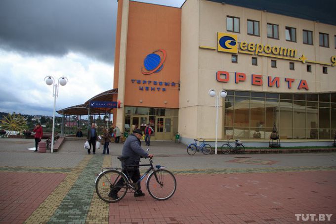 «Покажите паспорт. Может, вы нелегал». Как живут в Глубоком после введения учебного комендантского часа