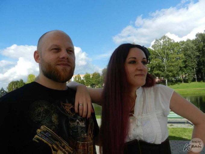 Жених в килте, а невеста – в пачке. В Молодечно пара расписалась в стиле стимпанк (фото)