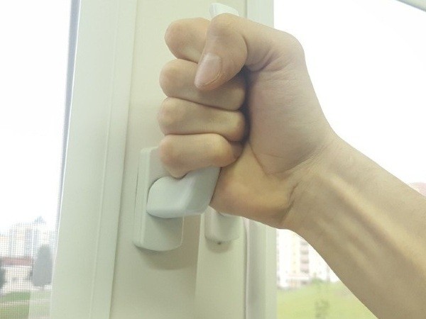 Быть или не быть остекленному балкону в Вашем доме?