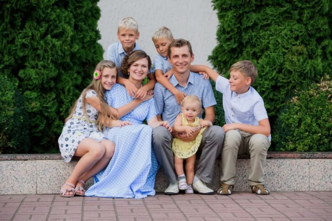 Мама пятерых детей из Вилейки Людмила Курилович: «Пожениться с мужем решили в школе, а свадьбу сыграли после института»