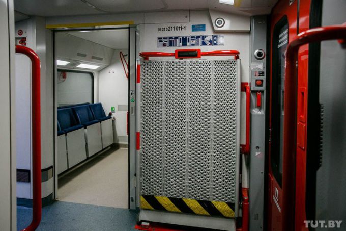 На участке Молодечно-Гудогай-Кяна тестируют двухэтажные электропоезда (фото)