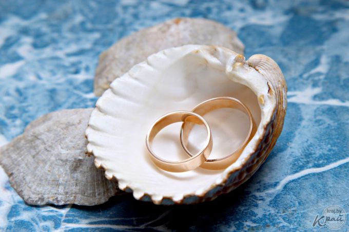 Свадьба месяца. Вилейчане Илья и Кристина Тихоновичи расписывались в парке под дождем и венчались в костеле (фото)