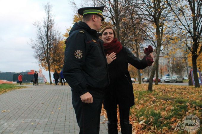 «Ребята, надо понять, простить и отпустить». Как пешеходы в Молодечно жизнью рискуют, а ГАИ их за это наказывает (фото)