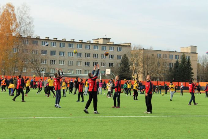 Школьникам – бесплатно, взрослым – за деньги. В Вилейке после реконструкции открыли стадион (фото)