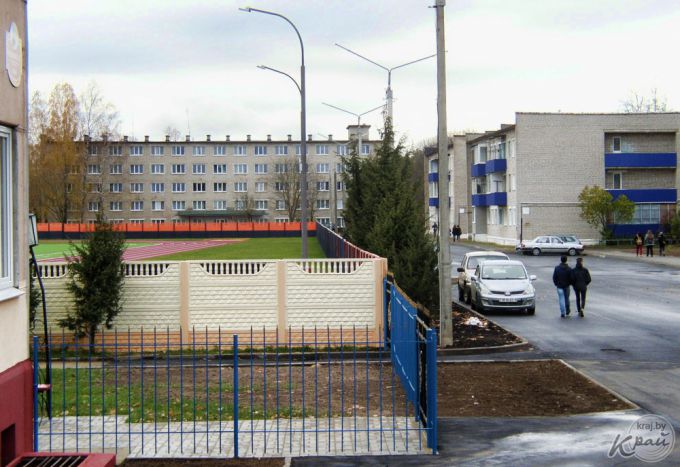 Вдоль стадиона в Вилейке положили новые дороги (фото)