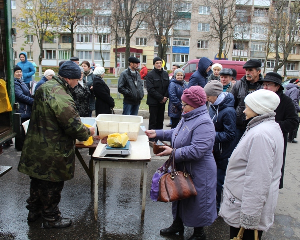 Фоторепортаж: На ярмарке жодинцы пополнили свои закрома Фоторепортаж: На ярмарке жодинцы пополнили свои закрома