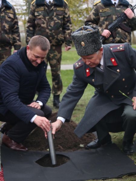 Стелу в честь 100-летия милиции торжественно открыли в Глубоком (фото)