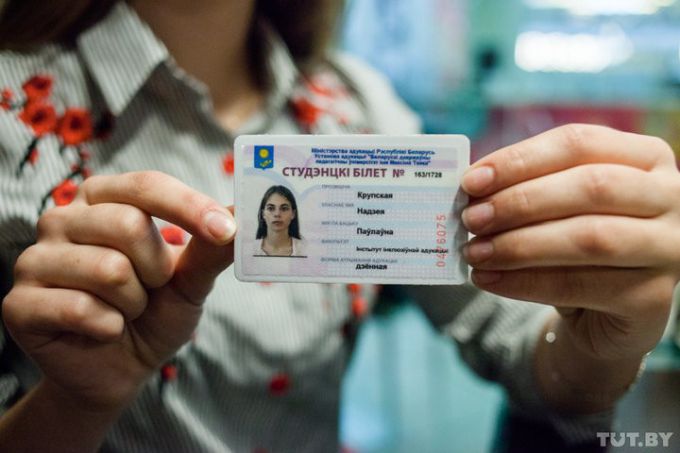 «Ничего себе, так ты жена Ленина?» Как живет современная Надежда Крупская из Вилейки (фото)