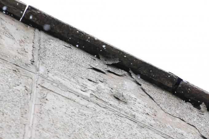 "Нас не слышат". Жители Носилово Молодечненского района просят коммунальников привести их жилье в порядок (фото)