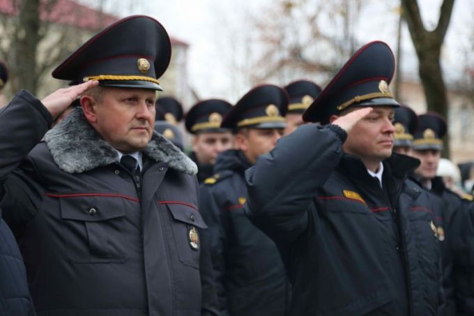 Стелу в честь 100-летия милиции торжественно открыли в Глубоком (фото)