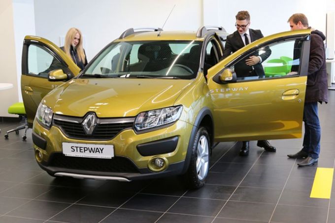 Сезон скидок в салонах Renault. Выгода 2 000 рублей при покупке внедорожников Renault Stepway и Duster