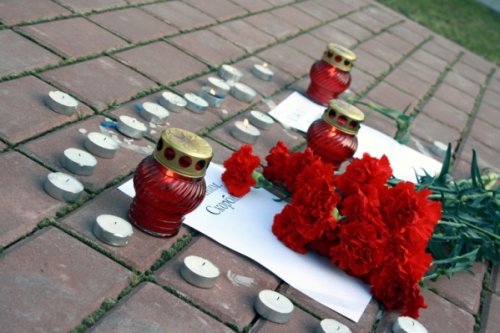 Фоторепортаж с траурной акции у стелы 2000-летия христианства