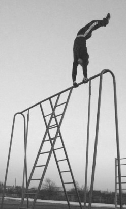  Парни с турника 