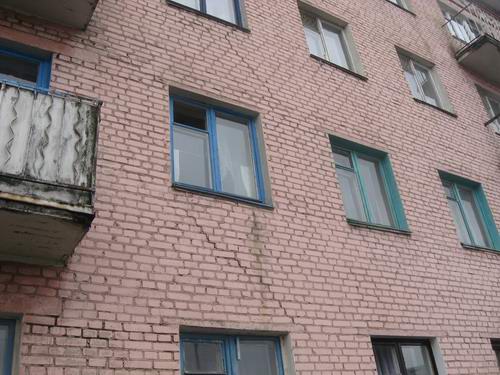 Дотянет ли до 2012 года дом в центре Горок?